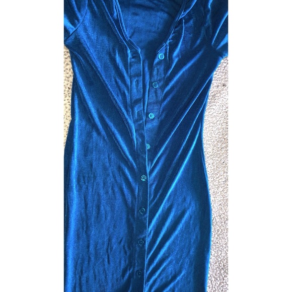 💕😍❤️MAKE AN OFFER! BABY BLUE MIDI DRESS😍💕 - Picture 4 of 6